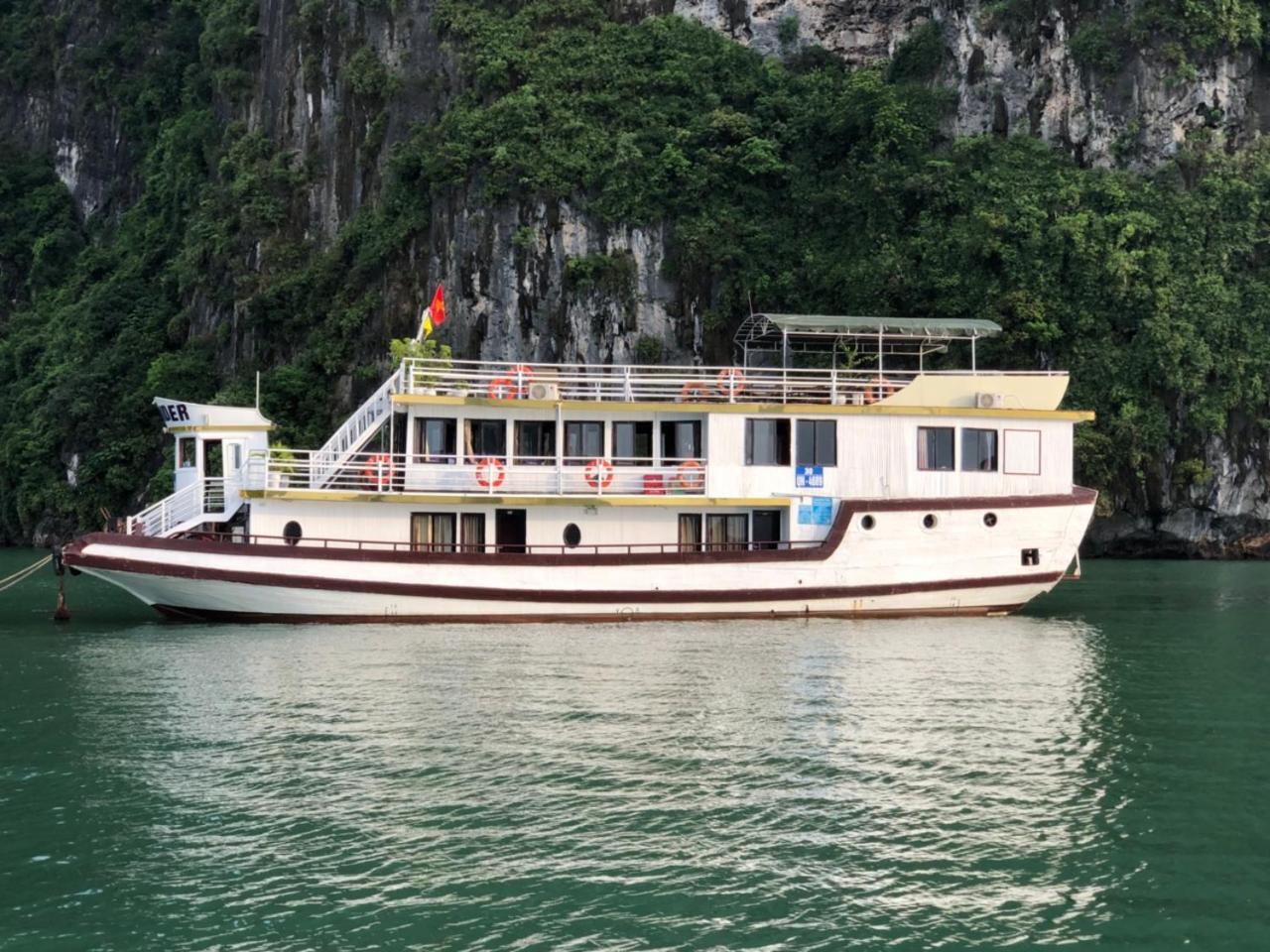 Halong Lavender Cruises Hotel Ха Лонг Екстериор снимка