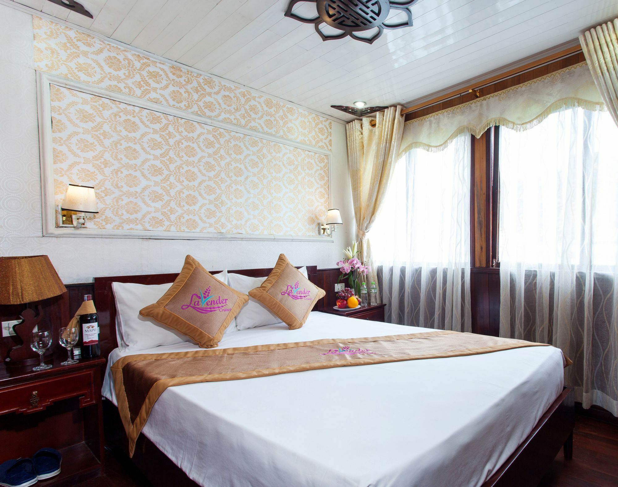 Halong Lavender Cruises Hotel Ха Лонг Екстериор снимка