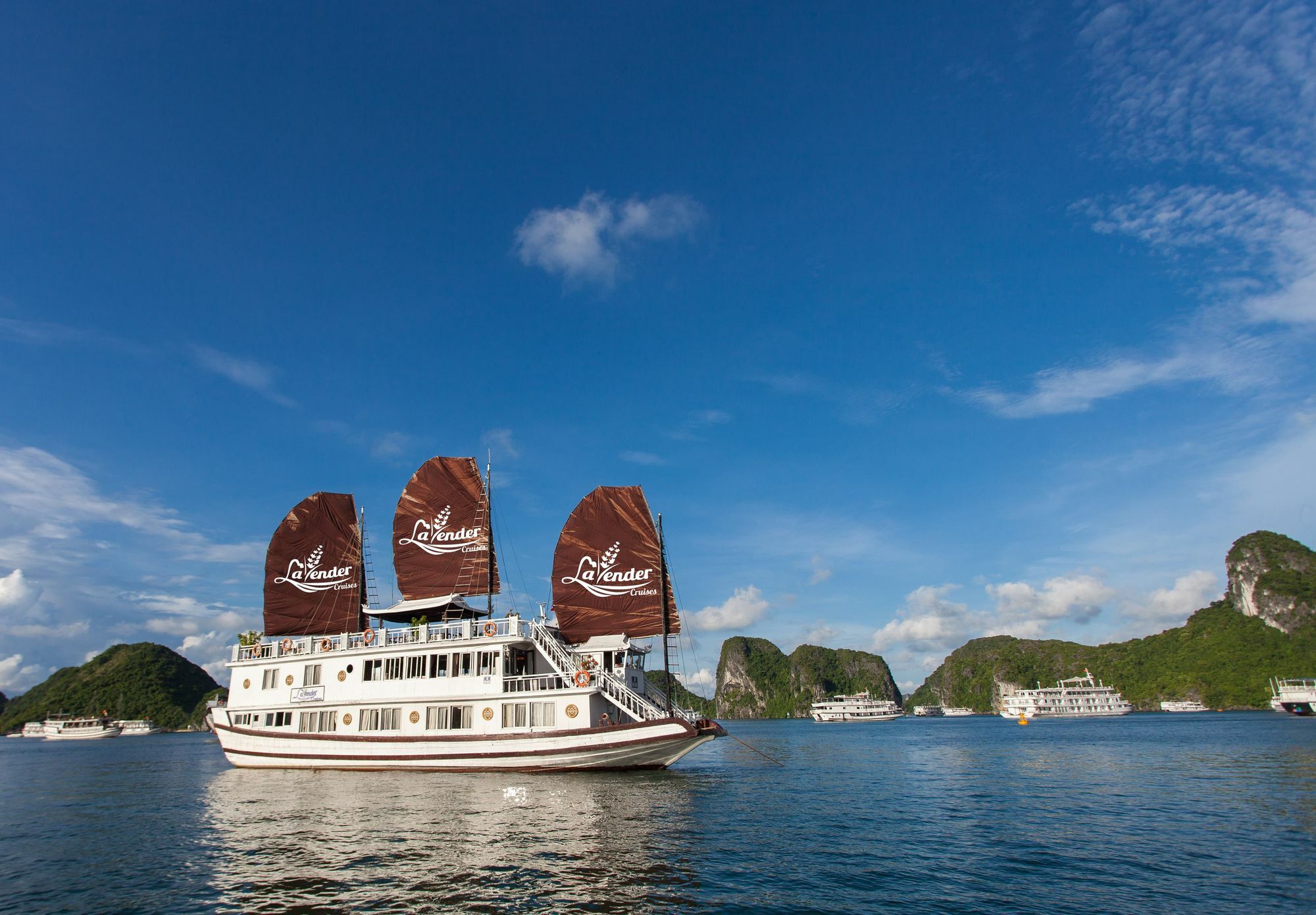 Halong Lavender Cruises Hotel Ха Лонг Екстериор снимка