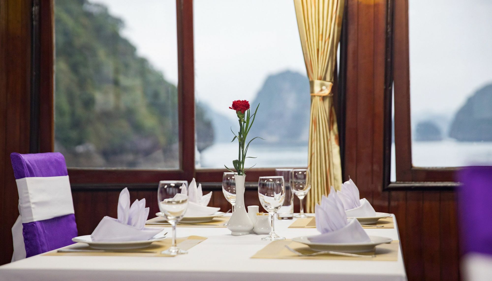 Halong Lavender Cruises Hotel Ха Лонг Екстериор снимка