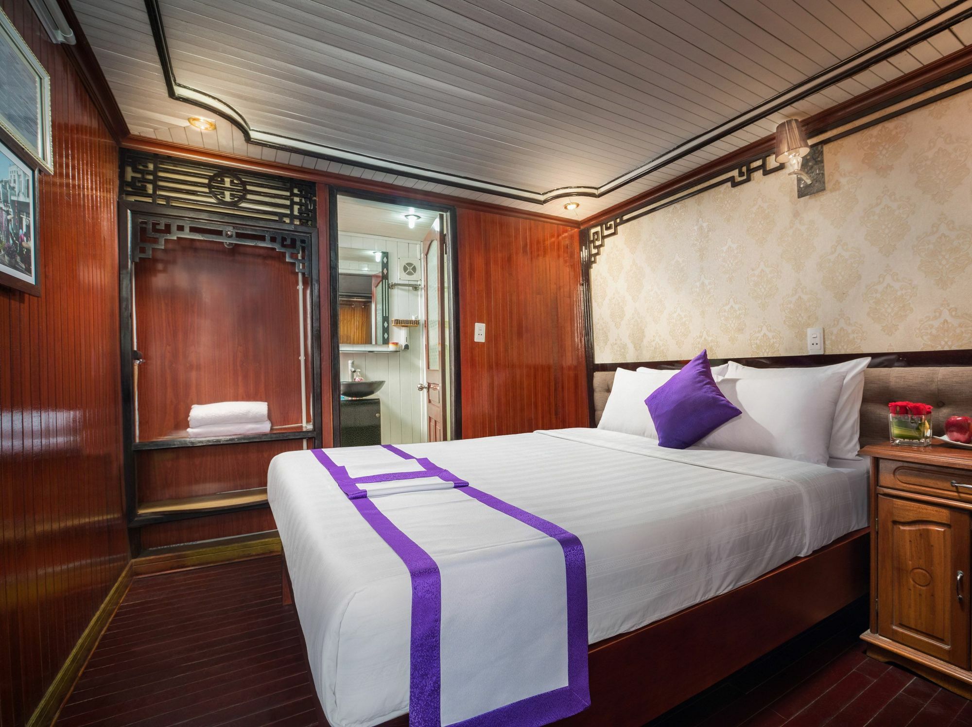 Halong Lavender Cruises Hotel Ха Лонг Екстериор снимка