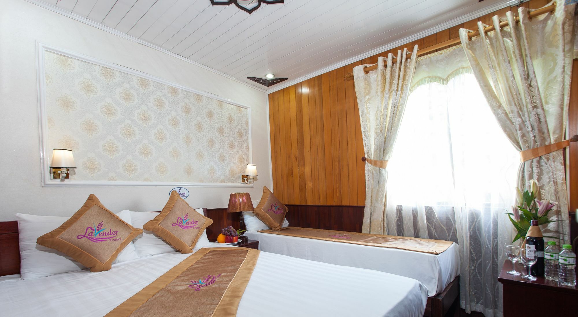 Halong Lavender Cruises Hotel Ха Лонг Екстериор снимка